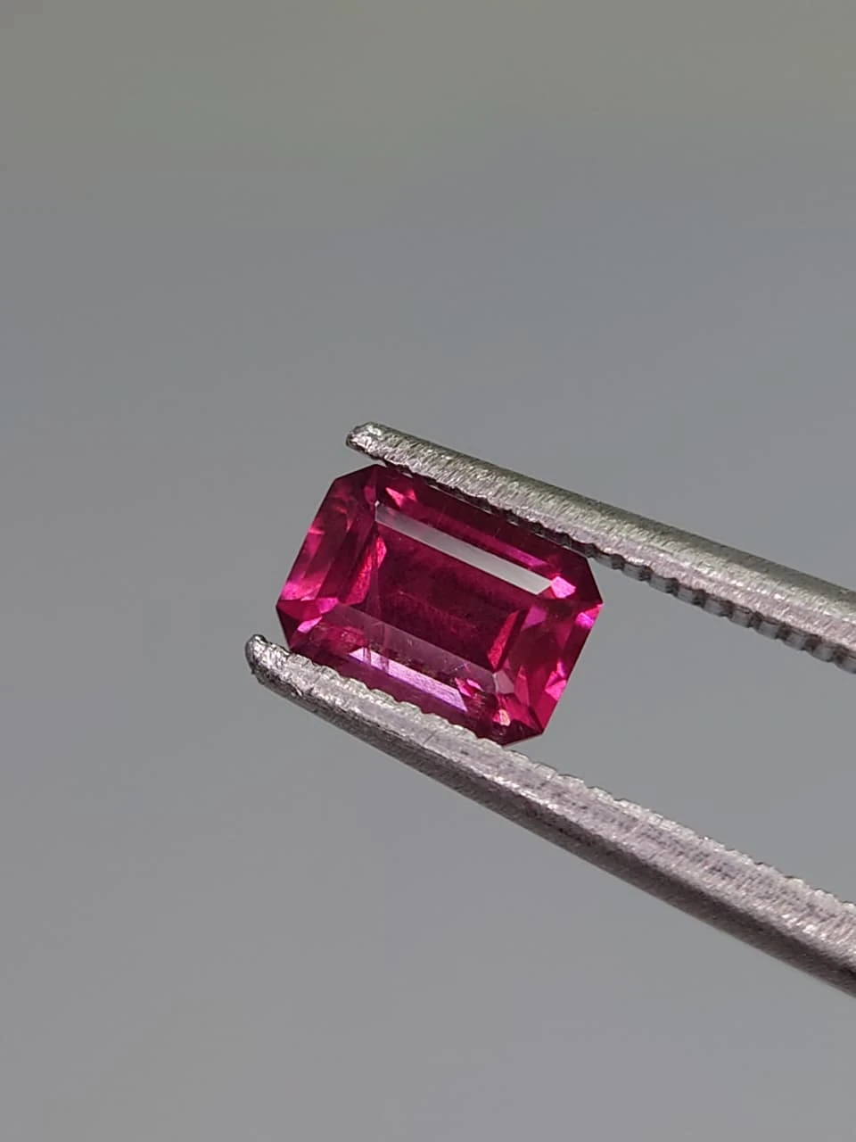 0.8ct Natural Emerald Faceted Umbalite Garnet from Tanzania — view 5